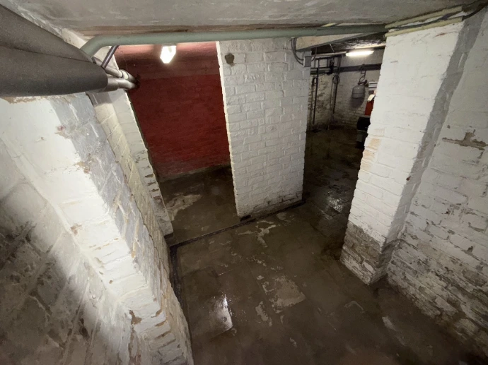 Cave humide avant installation du drainage